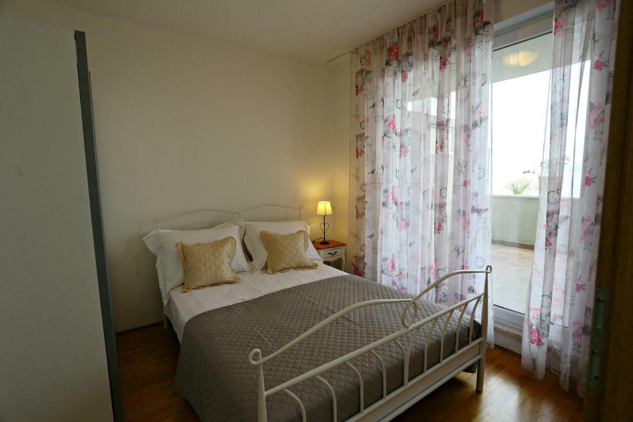 Apartman Lucita Σπλιτ Εξωτερικό φωτογραφία
